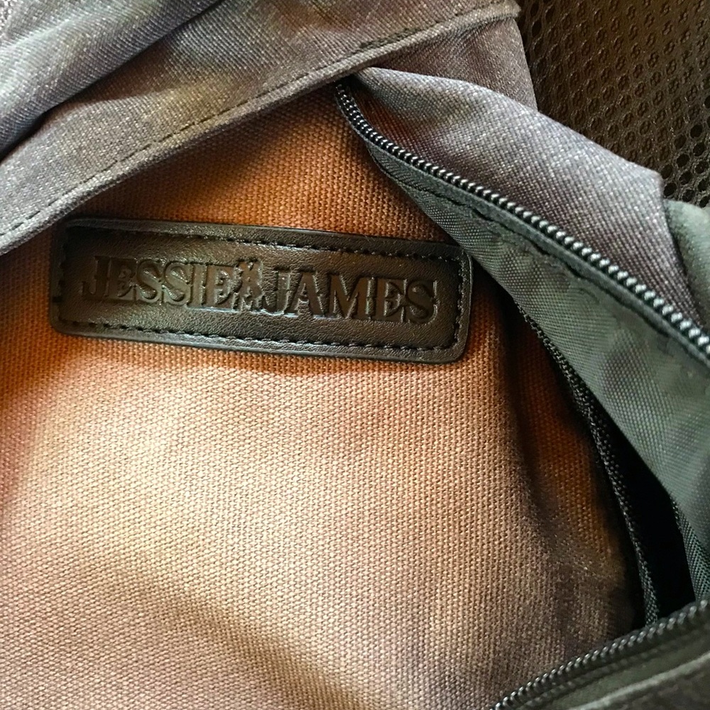 Jessie & James Black Concealed Carry tote.